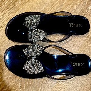 Super cute and sparkly jelly sandals! Only used once!